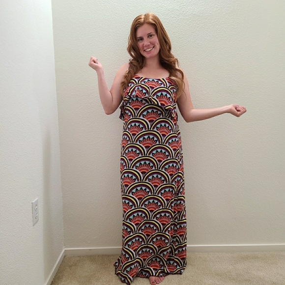 Xhilaration Beautiful Patterned Maxi Dress - Picture 4 of 16